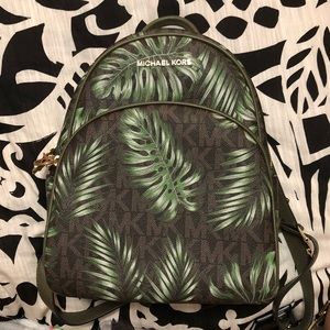 Micheal kors backpack